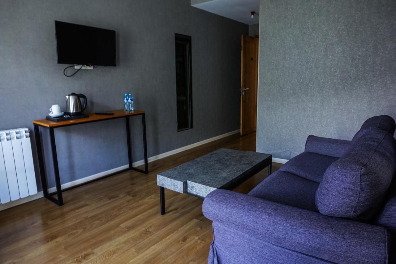 Hotel Stancia Kazbegi - City Center Exteriör bild