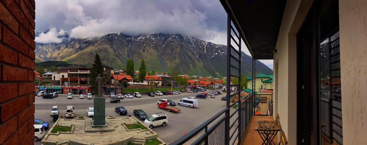 Hotel Stancia Kazbegi - City Center Exteriör bild