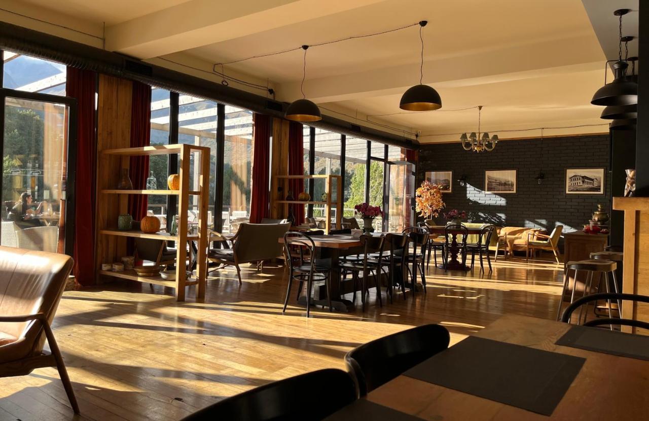 Hotel Stancia Kazbegi - City Center Exteriör bild