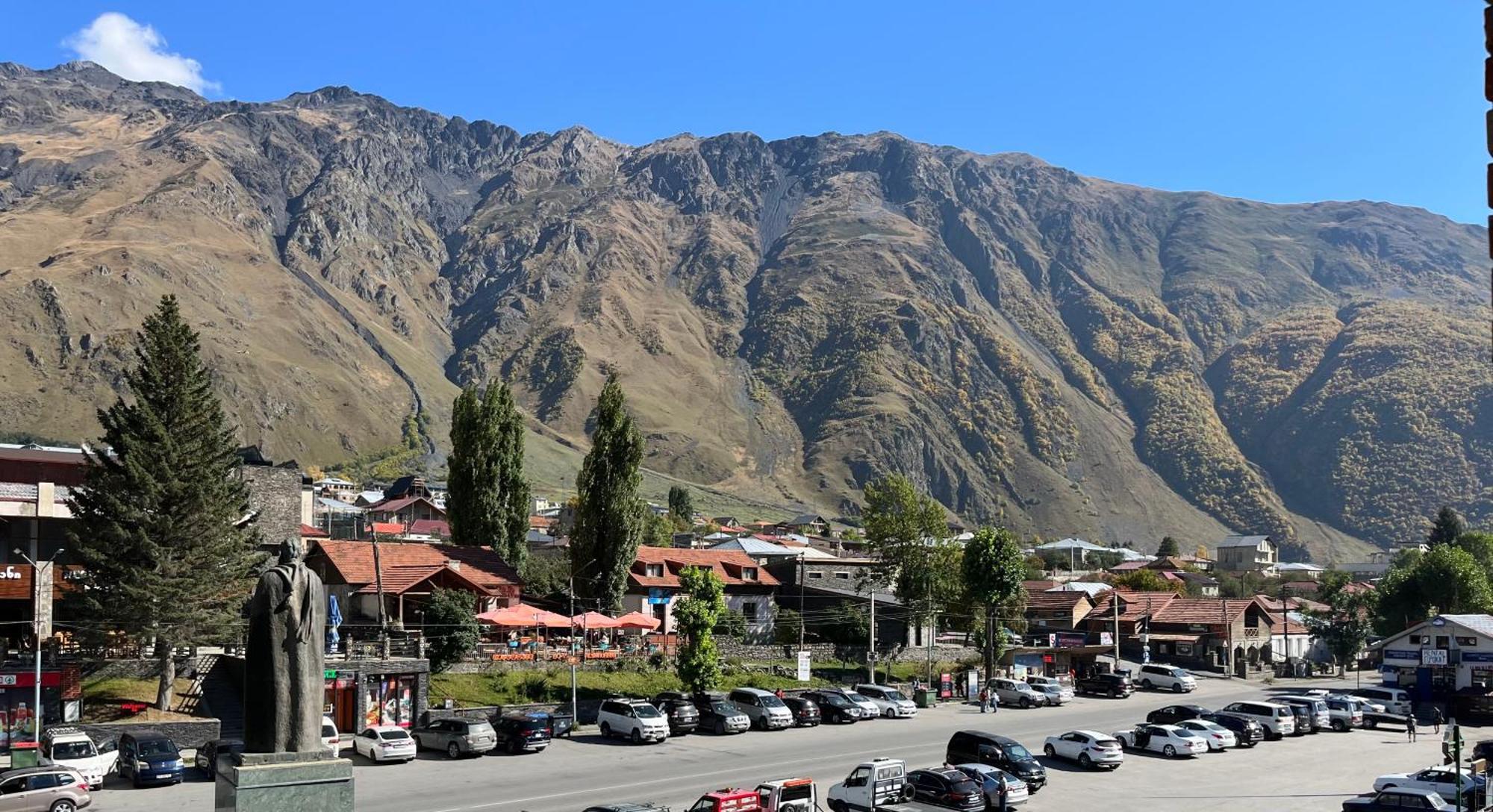 Hotel Stancia Kazbegi - City Center Exteriör bild