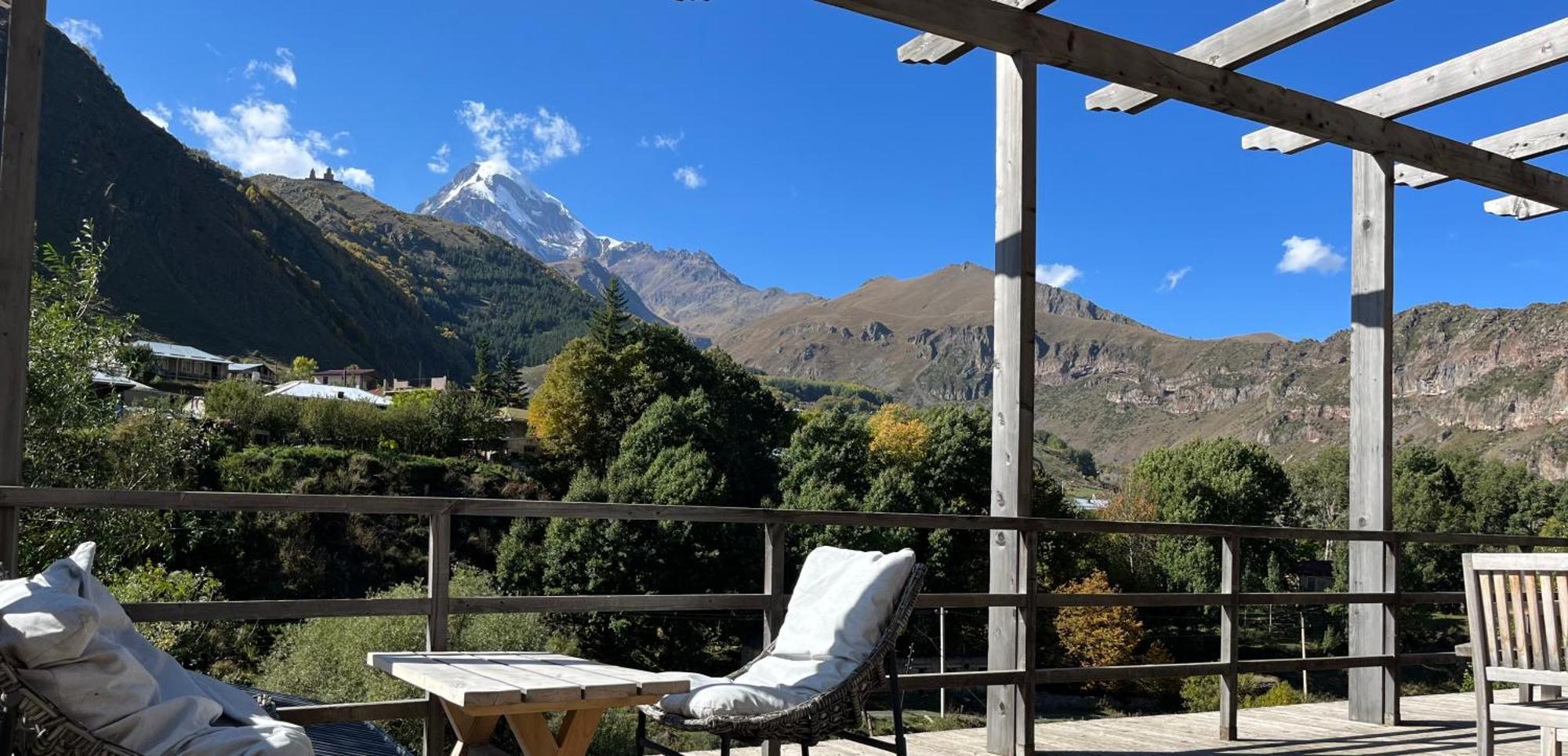 Hotel Stancia Kazbegi - City Center Exteriör bild